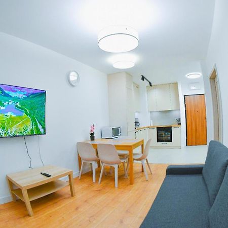 Elegant Two-Room Apartment, Sleeps 4, Near Turon Arena, With Balcony Krakow Bagian luar foto