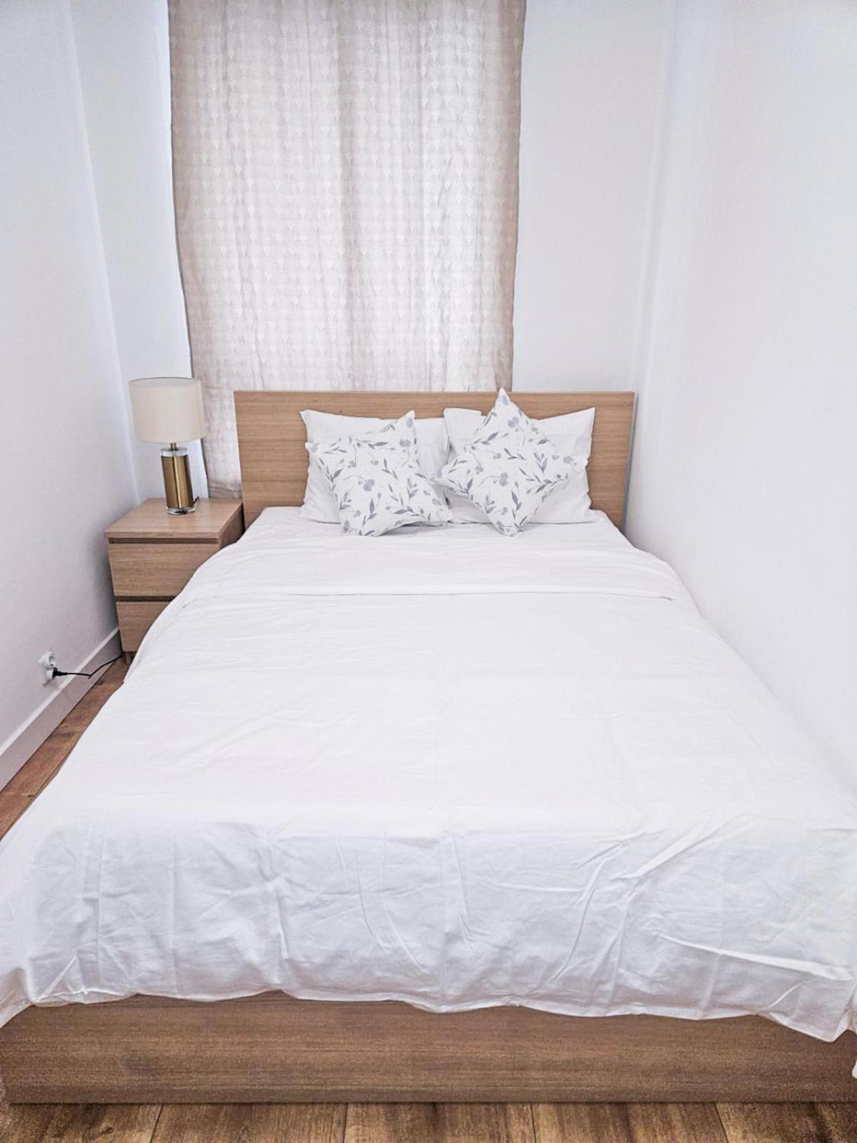 Elegant Two-Room Apartment, Sleeps 4, Near Turon Arena, With Balcony Krakow Bagian luar foto