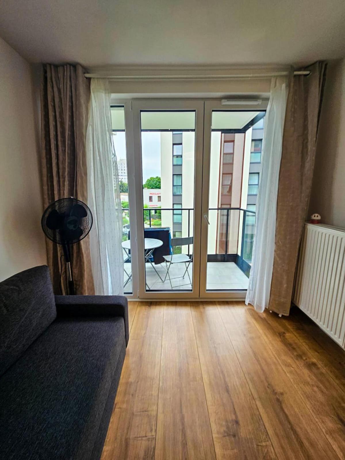 Elegant Two-Room Apartment, Sleeps 4, Near Turon Arena, With Balcony Krakow Bagian luar foto
