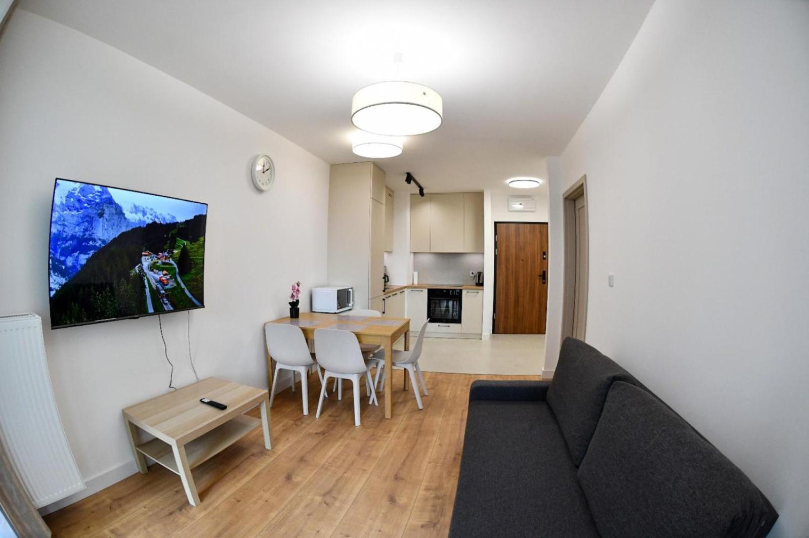 Elegant Two-Room Apartment, Sleeps 4, Near Turon Arena, With Balcony Krakow Bagian luar foto